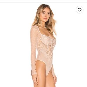 Bardot Tops - Bardot Farrah Bodysuit XS Bardot Tops - Bardot Farrah Bodysuit XS